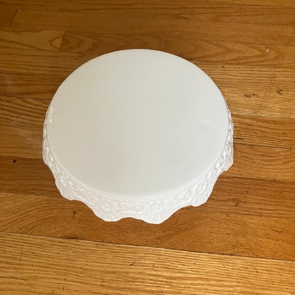 White Ceramic Cake Plate - Picture 2 of 3